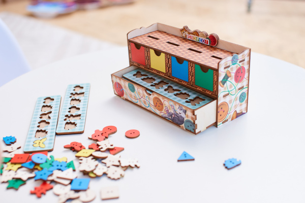 Волшебный комодик «Пуговки», 64 пуговки Волшебный комодик «Пуговки», 64 пуговки