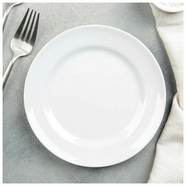 Тарелка фарфоровая «Идиллия», d=17 см, белая